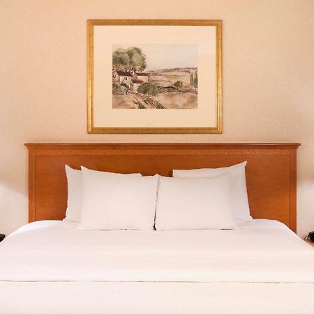Hampton Inn & Suites Addison Dış mekan fotoğraf