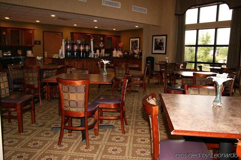 Hampton Inn & Suites Addison Restoran fotoğraf