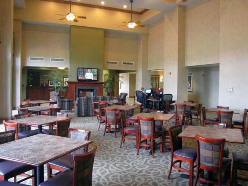 Hampton Inn & Suites Addison Restoran fotoğraf